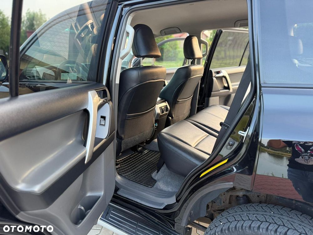 Toyota Land Cruiser - 11