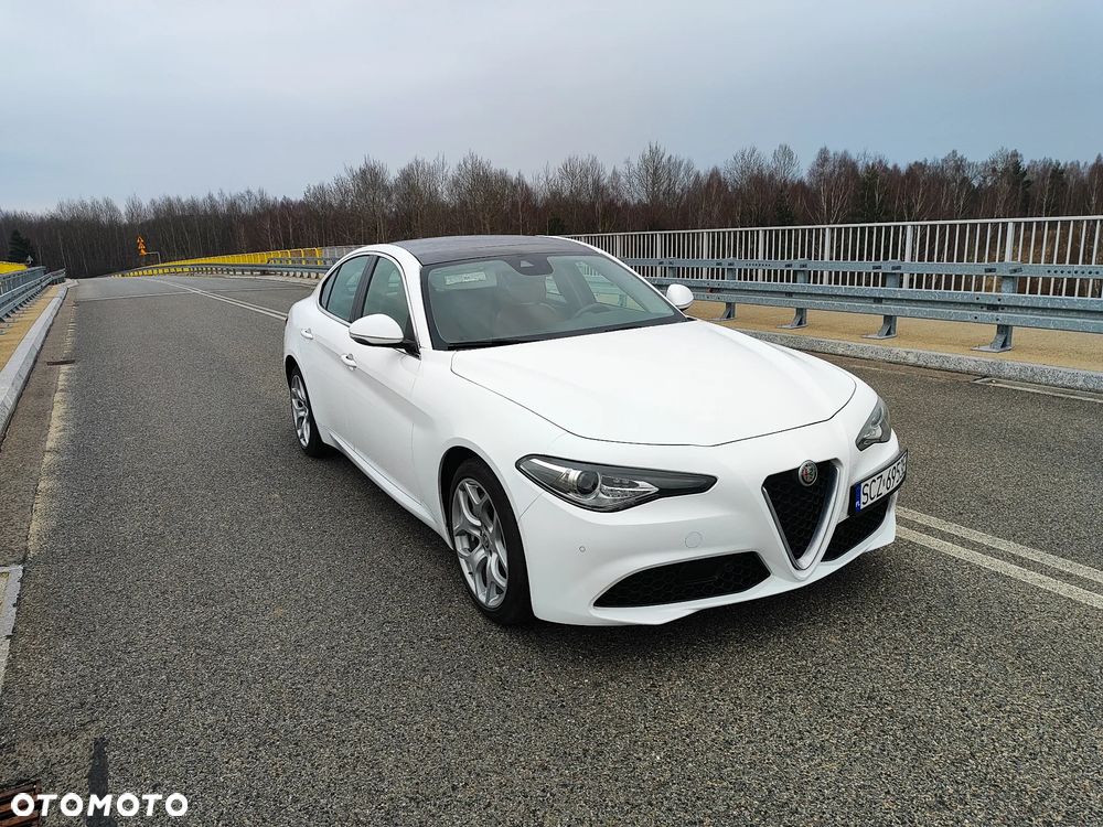 Alfa Romeo Giulia 2.0 Turbo 16V AT8-Q4 Ti - 3