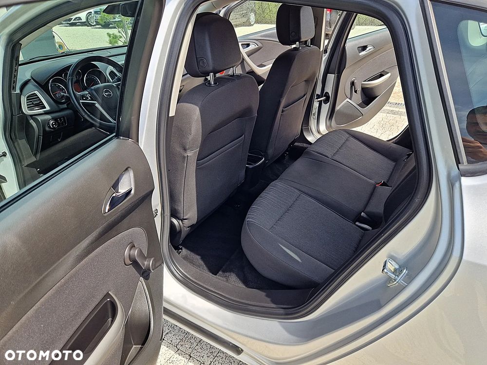 Opel Astra 1.4 Turbo 150 Jahre - 13