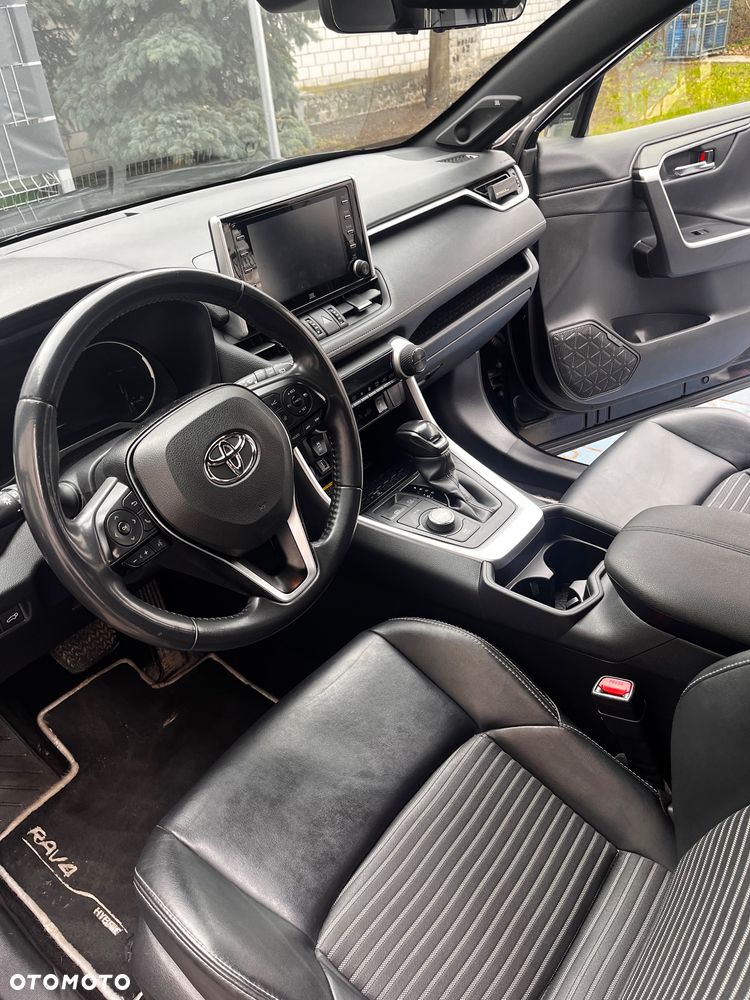 Toyota RAV4 - 9