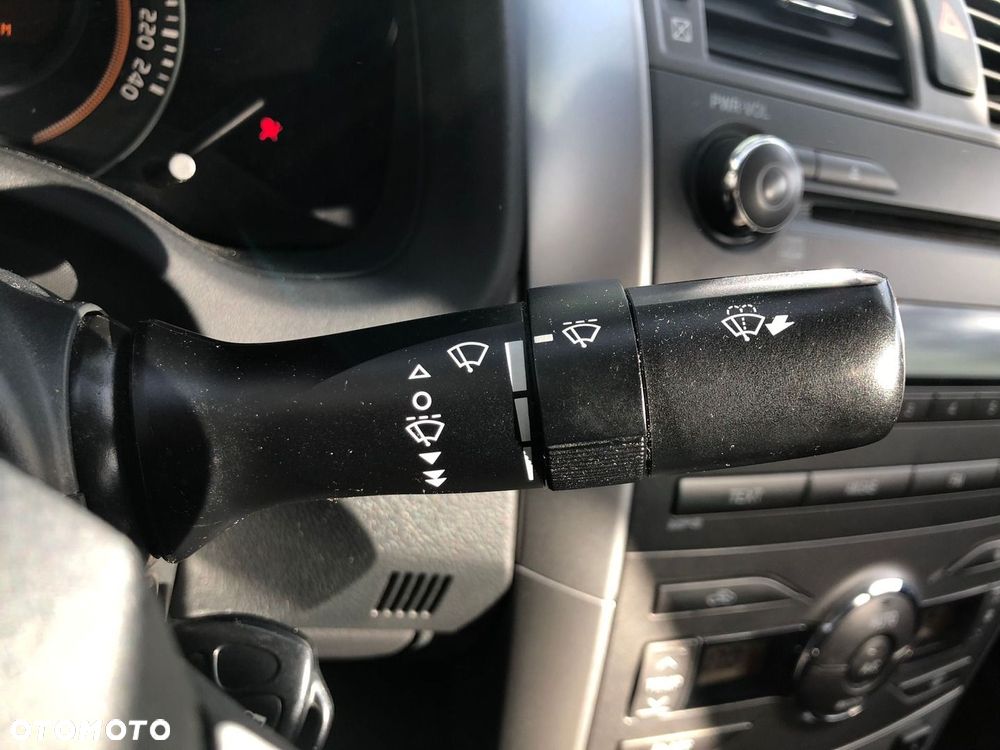 Toyota Corolla 1.6 Premium + - 24