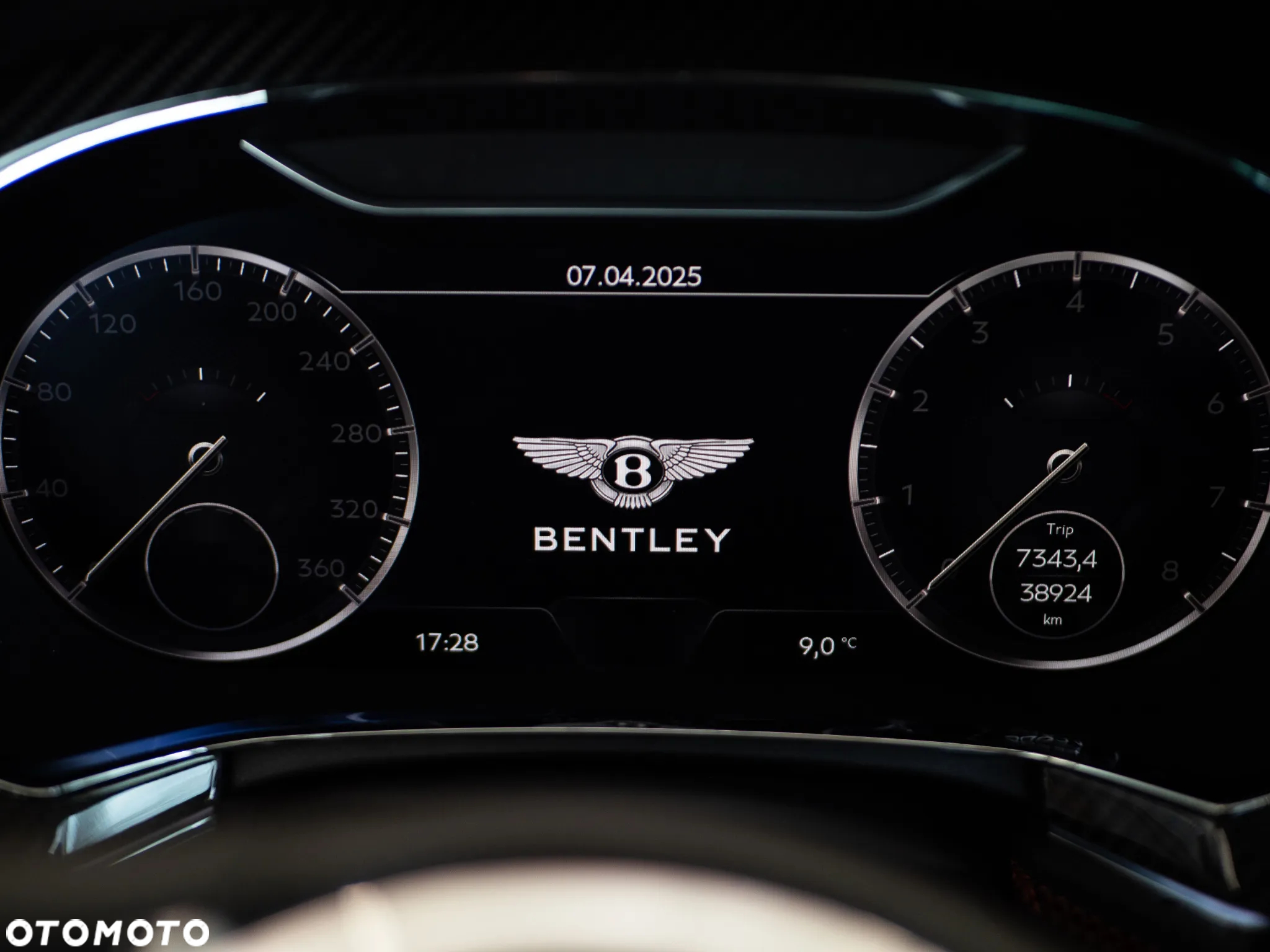 Bentley Continental GT New Convertible V8 Azure - 23
