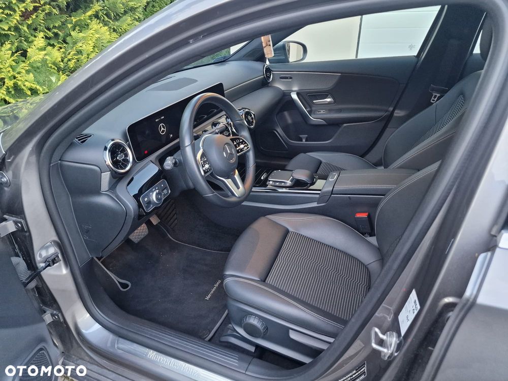 Mercedes-Benz Klasa A 180 Edycja specjalna 7G-DCT - 2