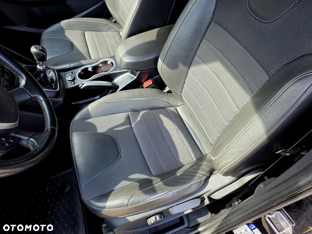 Ford Kuga 2.0 TDCi FWD Titanium - 11