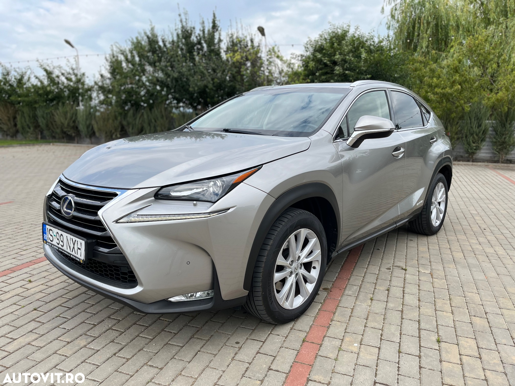 Lexus Seria NX 300h AWD Executive Plus - 2