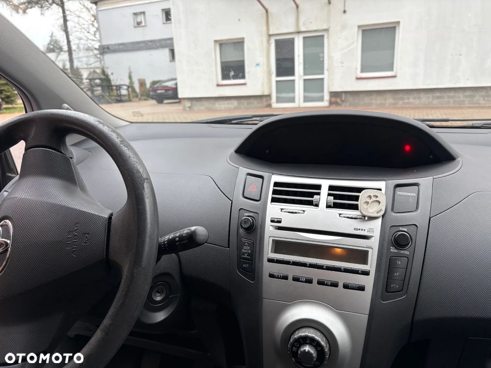 Toyota Yaris 1.0 Terra A/C - 9