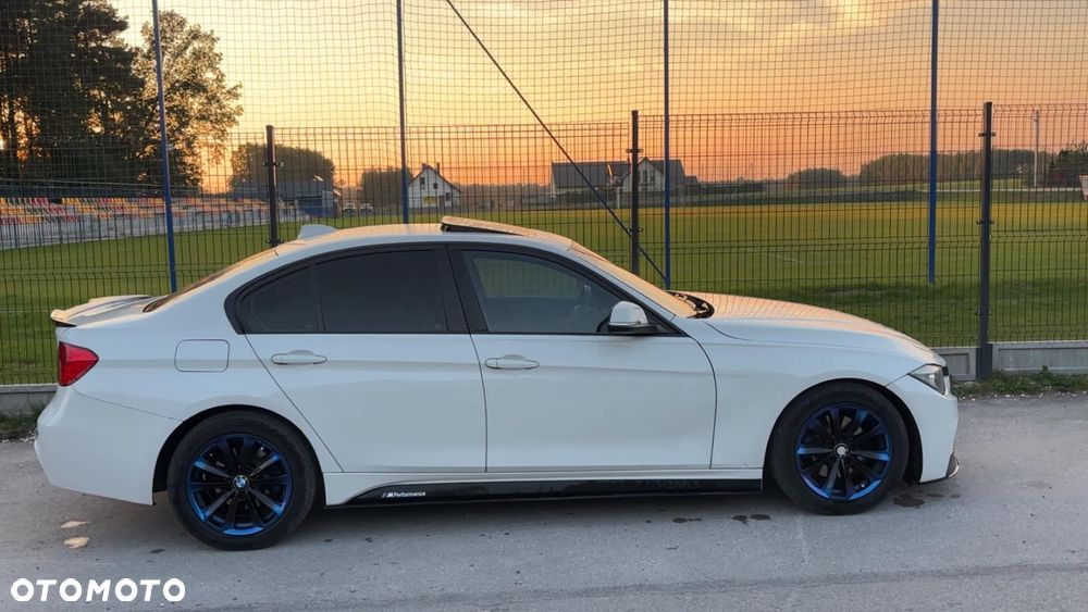 BMW Seria 3 320i - 3