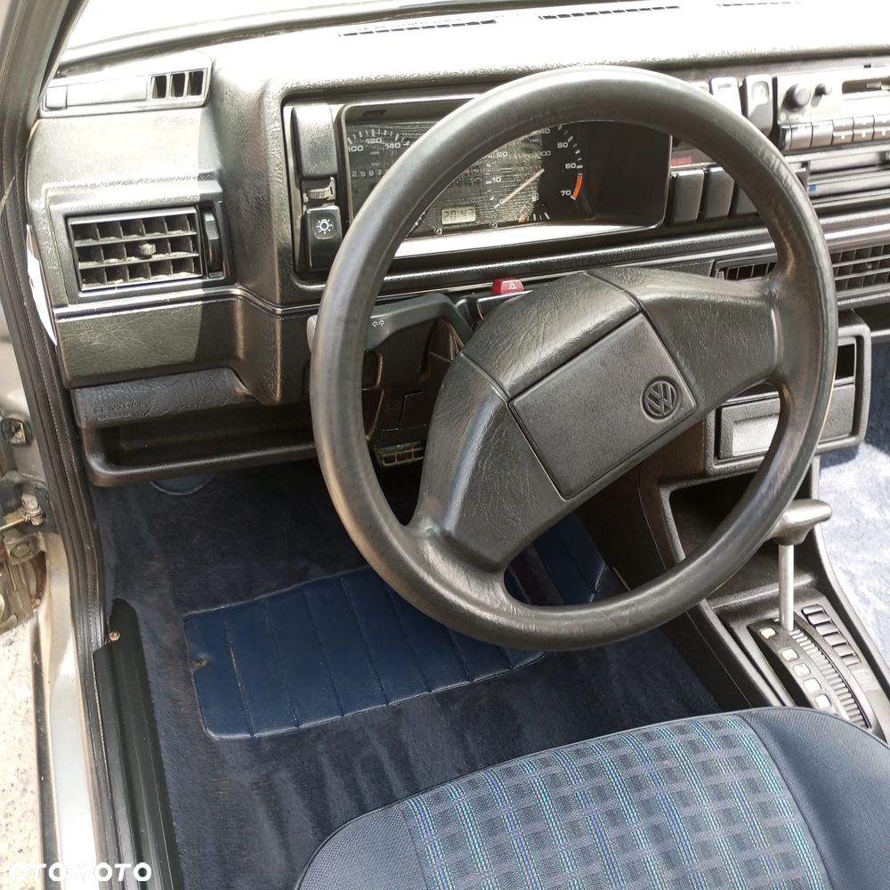 Volkswagen Golf - 21
