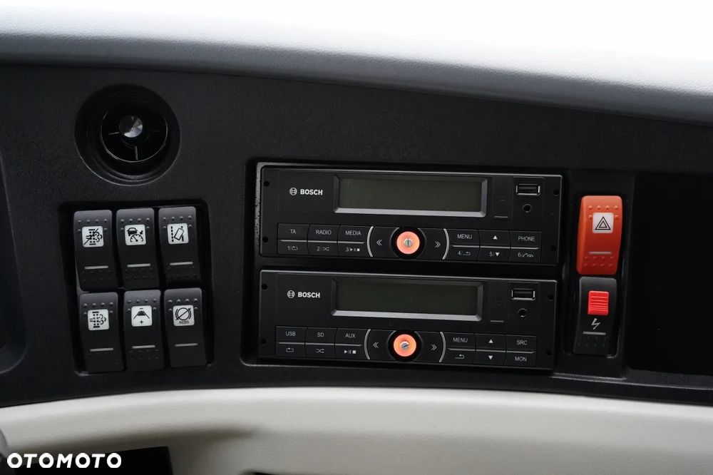 VDL FHD 2 / EURO6 / USB / NA GWARANCJI ! / SPROWADZONY / - 27