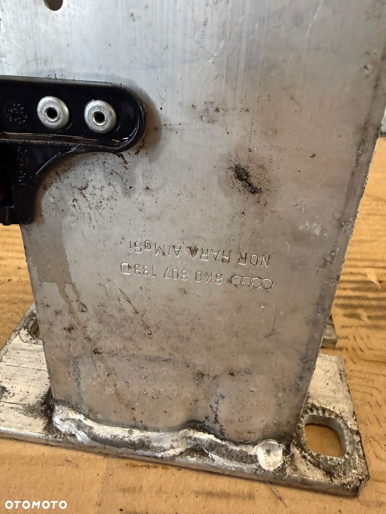 Audi a4b8  Moduł sterownik drzwi lewy przód 8T0959793 - 100 złoty  Panel klimatyzacji 8K1820043AG - 150 złoty  Silniczek wycieraczek 8K1955119A - 100 złoty  Panel sterowania 8K0864261 - 100 złoty  Panel przycisk ESP 8K0959673 - 100 złoty  Wyświetlacz Navi 8T0919603G - 100 złoty  Moduł sterowania gateway - 100 złoty  Moduł komfortu 8K0907063DH - 200 złoty  Moduł sterownika hamulca ręcznego 8K0907801L - 100 złoty  Komputer sterownika silnika 0281018576 - 100 złoty  Włącznik przełącznik świateł 8K0941531AR - 100 złoty  Radio 8R1035186F - 200 złoty  Licznik obrotomierz 8K0920901G - 200 złoty pęknięty  Moduł sterownik komfortu 8K0907064GD - 150 złoty  Pompa sterownik abs 8K0907379CH - 250 złoty  Audi a4b8 lift 8K5945096AC - 500 złoty                          8K5945095AC - 500 złoty  Strefa zgniotu lewa prawa 8K0607133D - 100 złoty                                                8K0807134D- 100 złoty  Kierownicą powietrza 8K0129739A - 100 złoty   Obudowa filtra powietrza 8K0133837BF - 150 złoty  Hak a4b8 - 250 złoty  Belka zderzaka przód 8K0807113F - 250 złoty  Moduł sterownik wentylatora chłodnicy 8K0959501F - 200 złoty  Pas przedni wzmocnienie czołowe belka zderzaka  993329B - 800 złoty  Grill Audi a4b8 8K0853651E - 400 złoty  Czujnik ciśnienia 0281002977 - 100 złoty  Dwie rury węże od wody - 100 złoty za sztukę - 17