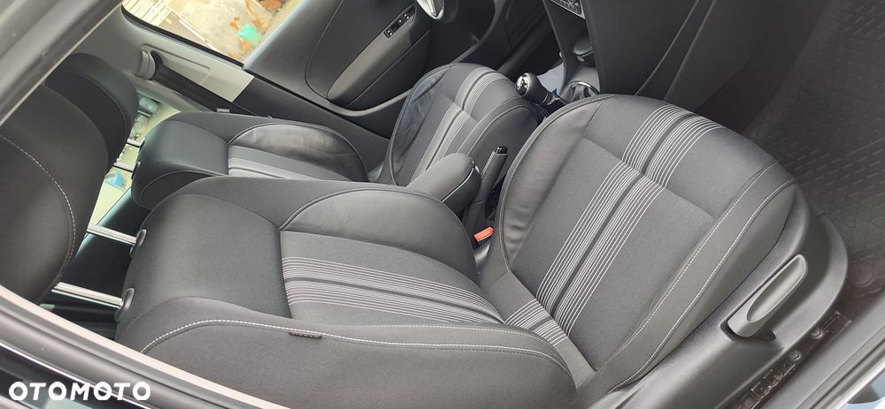 Volkswagen Polo 1.2 TSI MATCH - 16