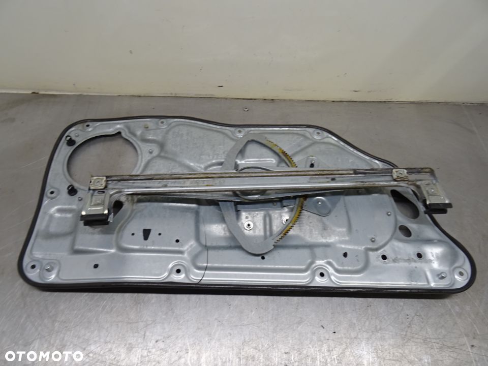 VOLVO V70 III 07-12 2.4D PODNOŚNIK SZYB PRAWY PRZÓD PRZEDNI - 2