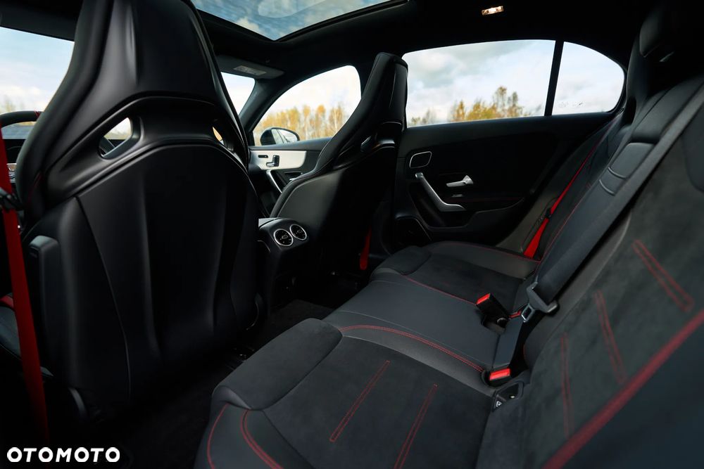 Mercedes-Benz Klasa A 45 S AMG 4-Matic 8G-DCT - 24