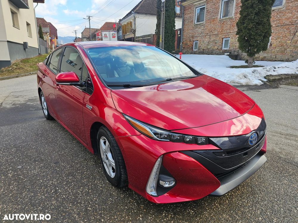 Toyota Prius (Hybrid) Life - 13