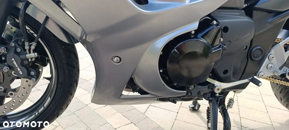 Suzuki GSX - 38