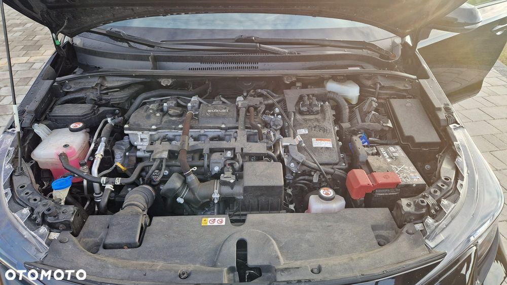 Suzuki Swace 1.8 Hybrid Premium Plus CVT - 14