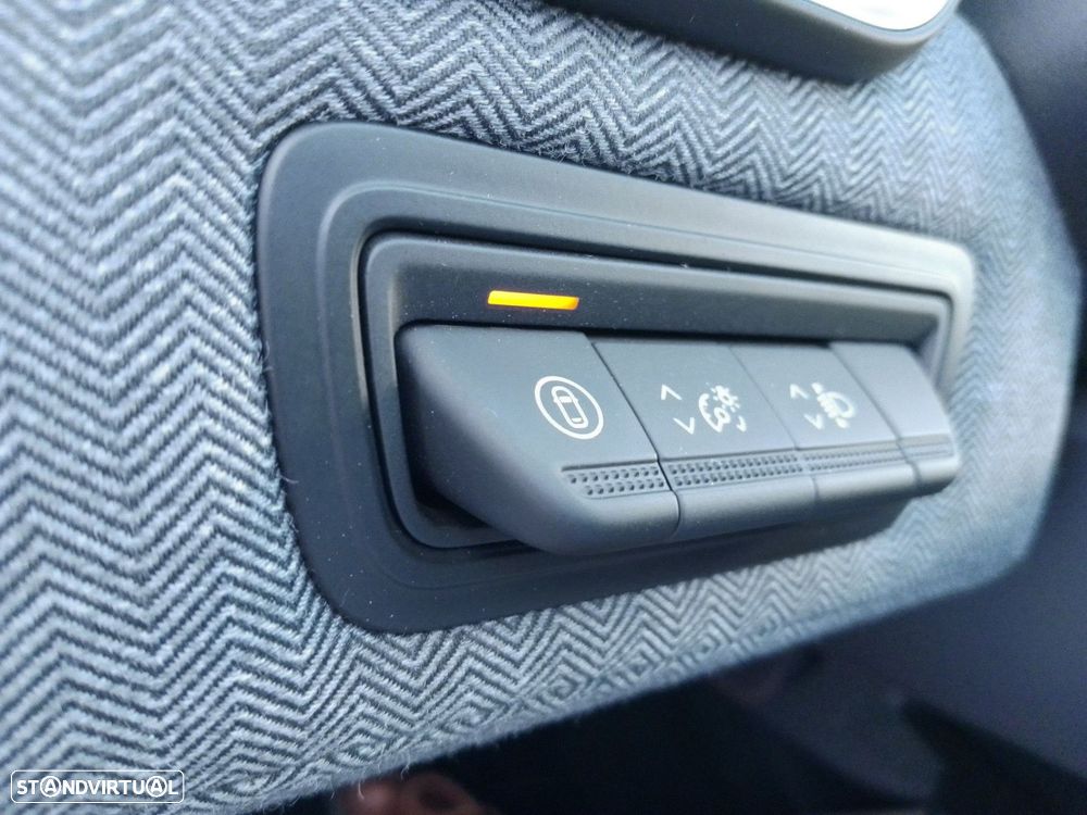 Renault Clio 1.0 TCe Techno Bi-Fuel - 21