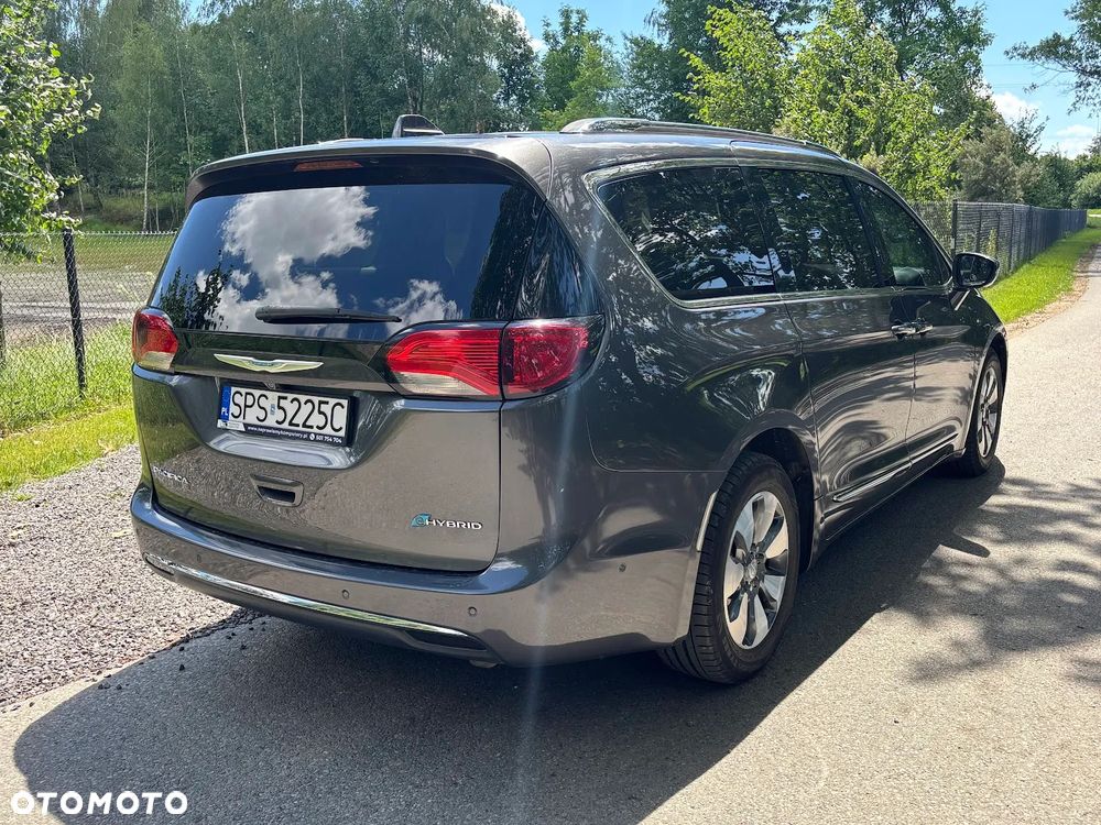 Chrysler Pacifica - 10