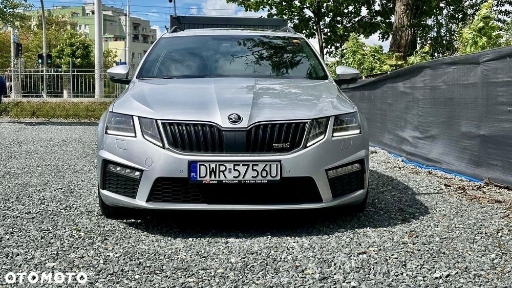 Skoda Octavia 2.0 TDI DSG RS - 8