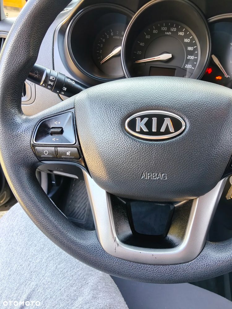 Kia Rio - 30