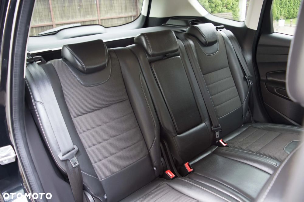 Ford Kuga 2.0 TDCi 2x4 Titanium - 30