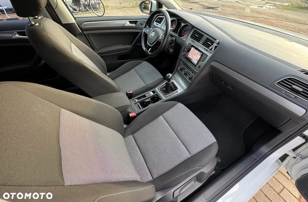 Volkswagen Golf - 18