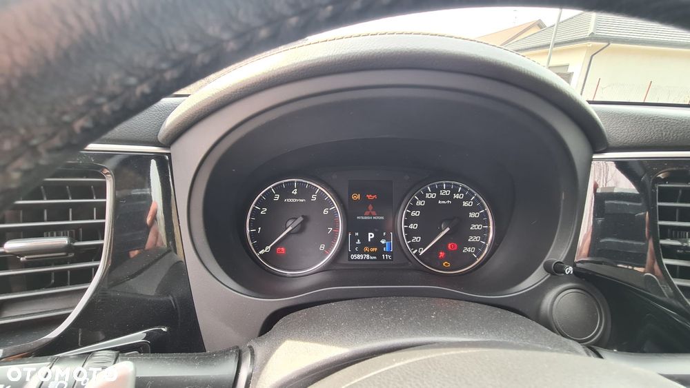 Mitsubishi Outlander 2.0 Intense 2WD CVT - 17
