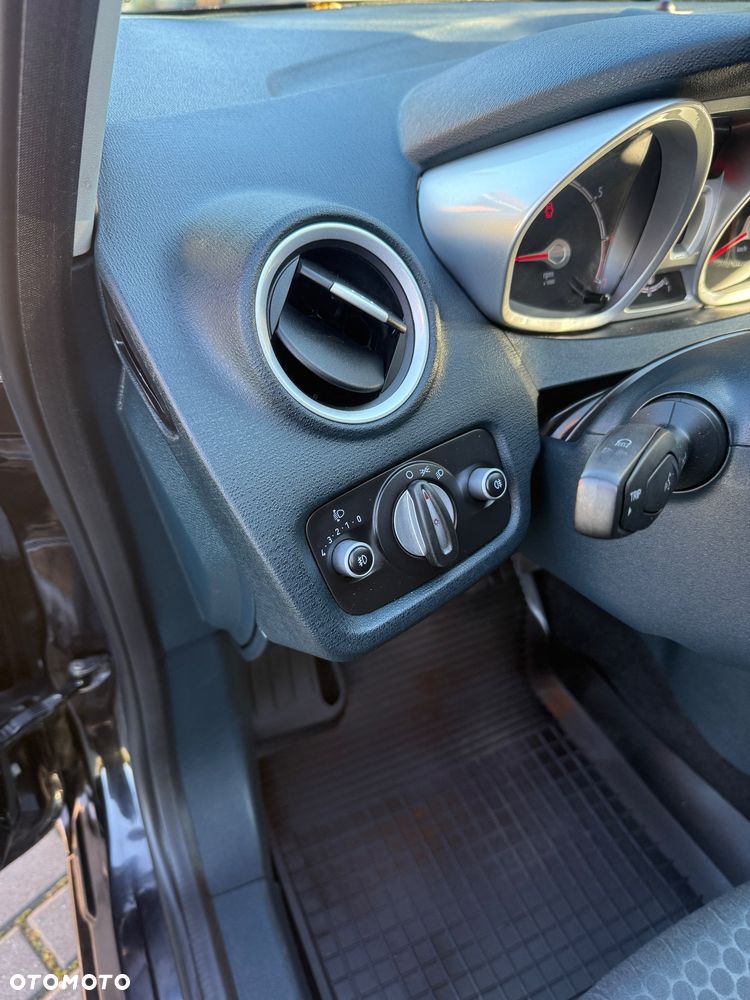 Ford Fiesta 1.4 Titanium - 25