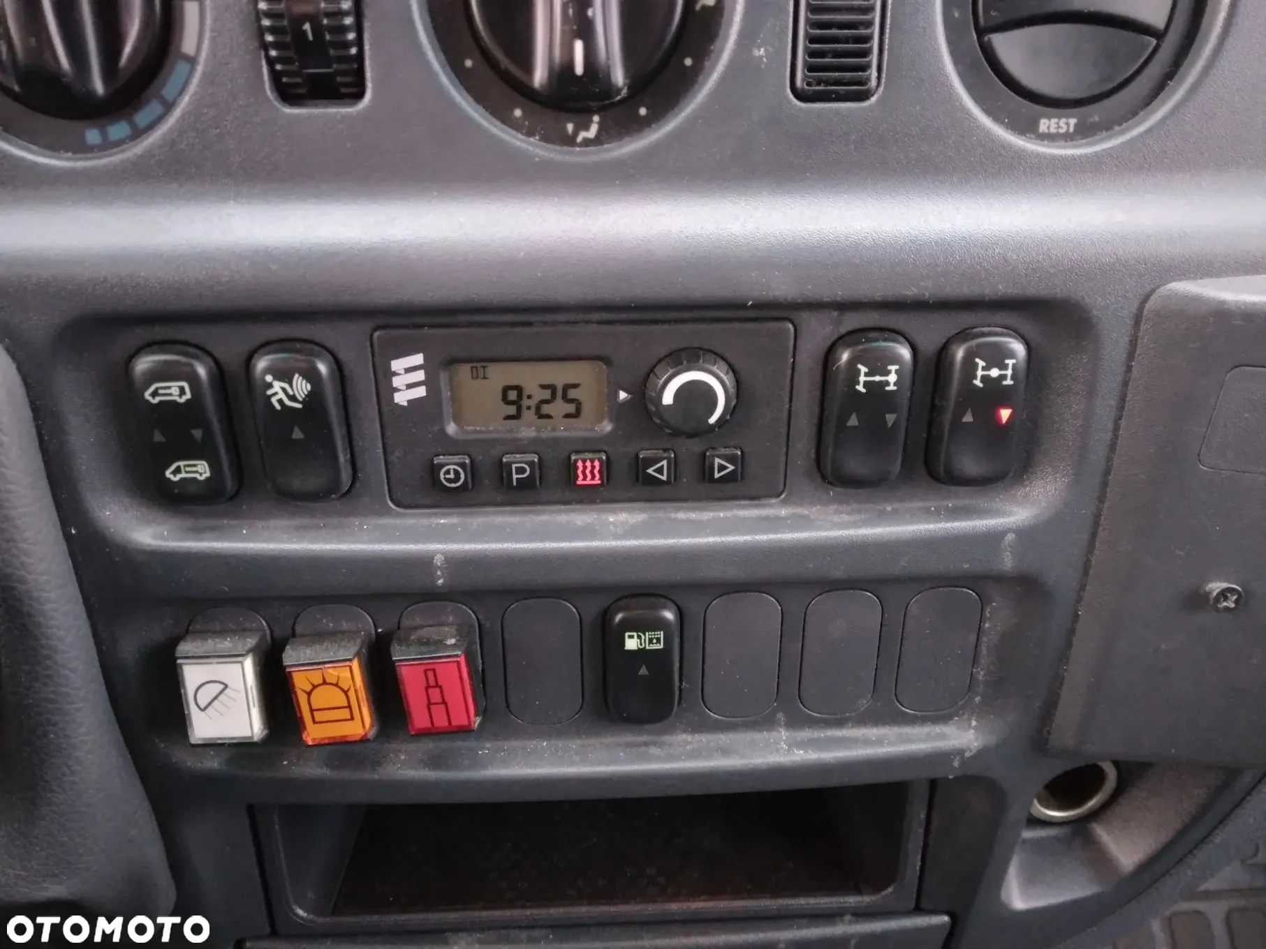 Mercedes-Benz Sprinter - 17