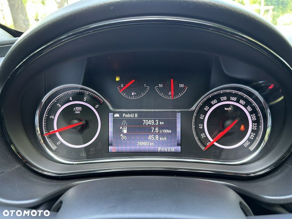 Opel Insignia - 38