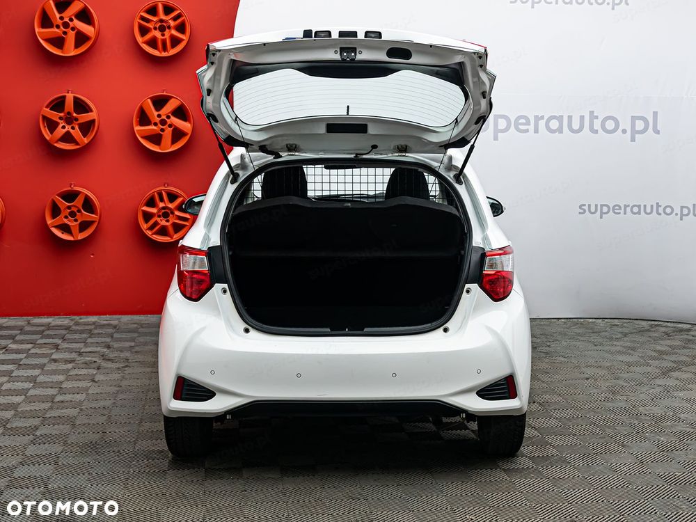 Toyota Yaris Active 1.5 111KM - 10