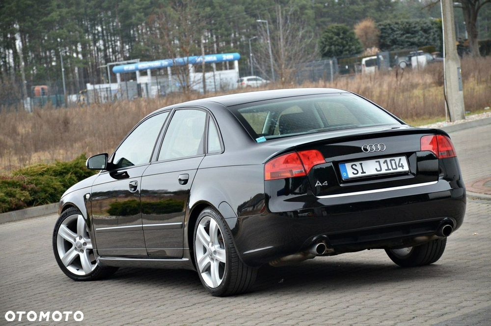 Audi A4 Limousine - 11