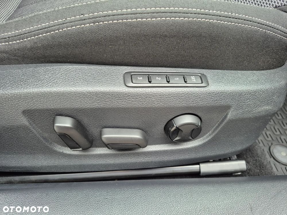 Skoda Superb 2.0 TDI SCR Style DSG - 28