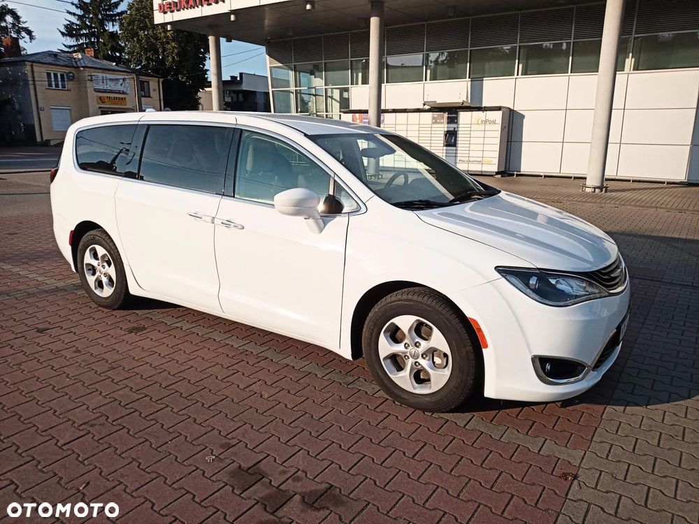Chrysler Pacifica - 1