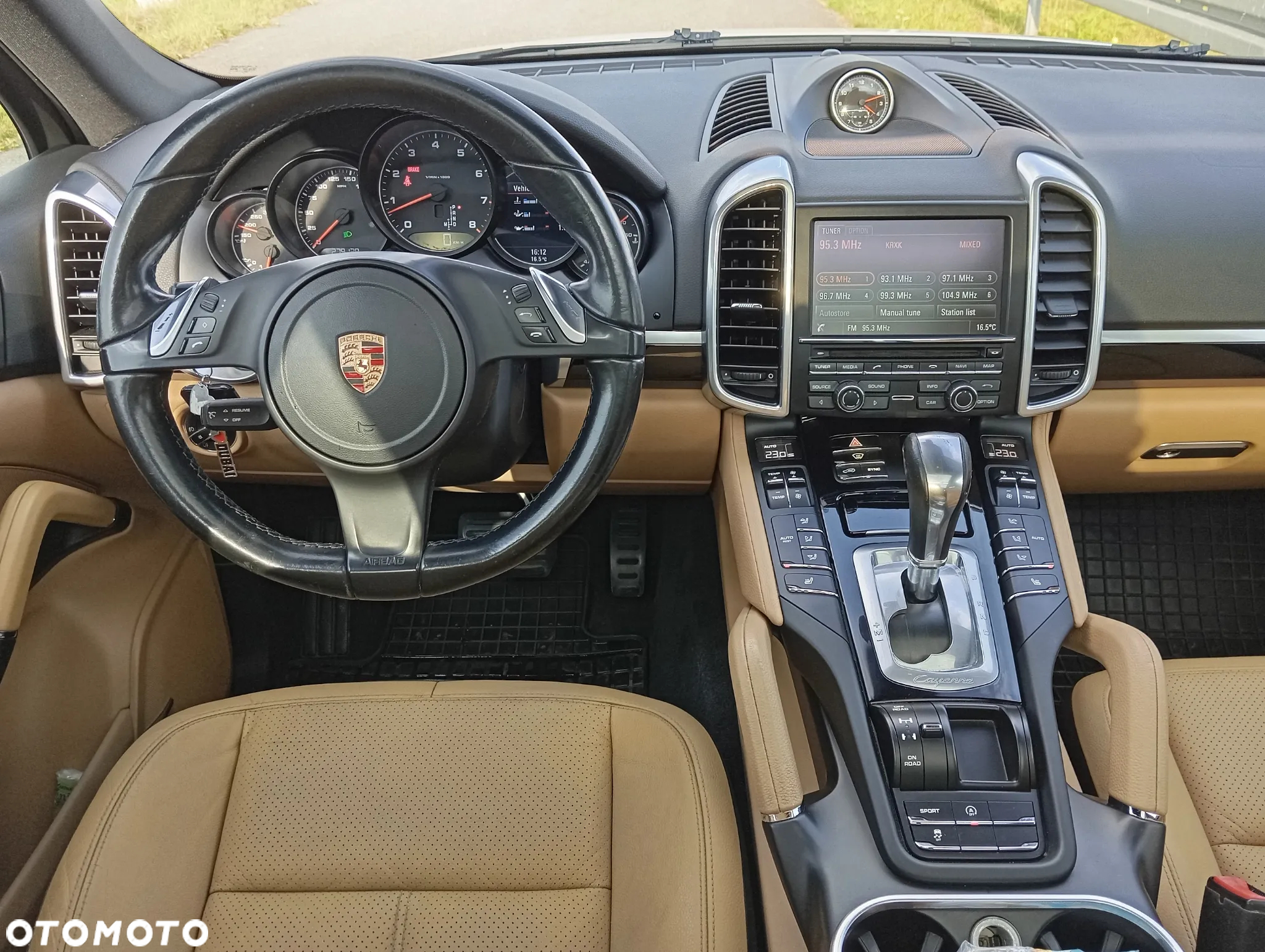 Porsche Cayenne Platinum Edition - 12