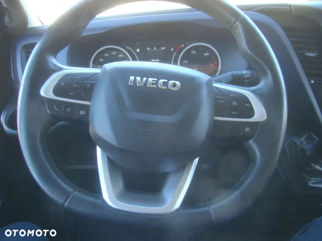 Iveco DAILY 35 C 18 HI-MATIC 3.5T 4.45M WINDA 1000KG - 25