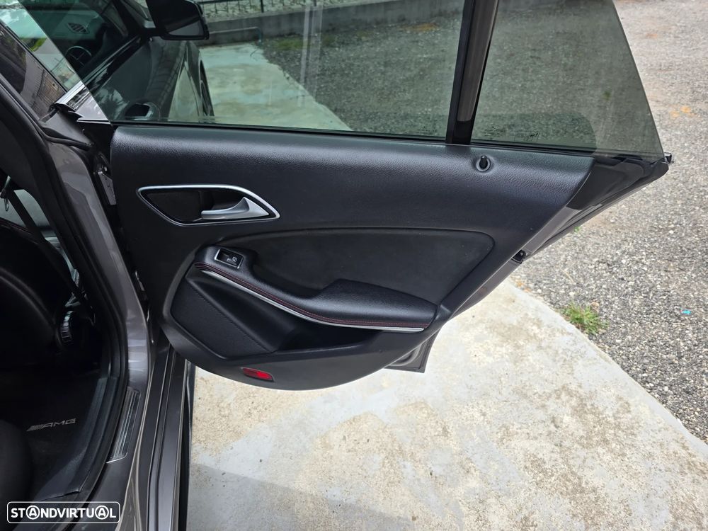 Mercedes-Benz CLA 200 CDI AMG Line Aut. — fotografia 38