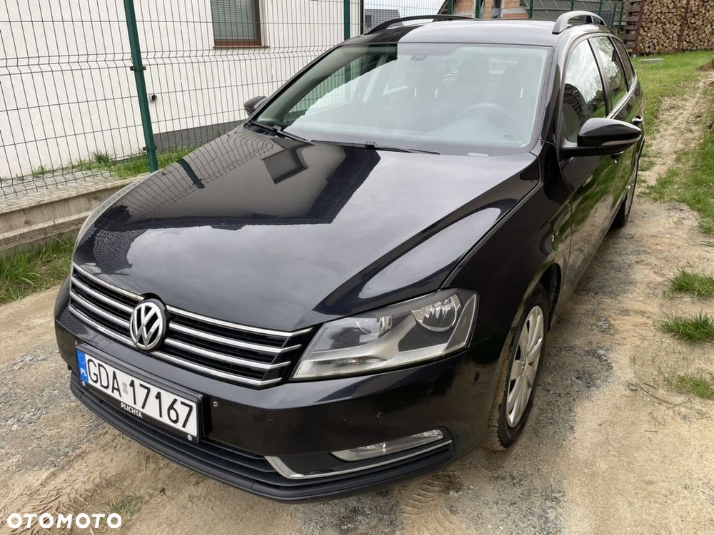 Volkswagen Passat - 1