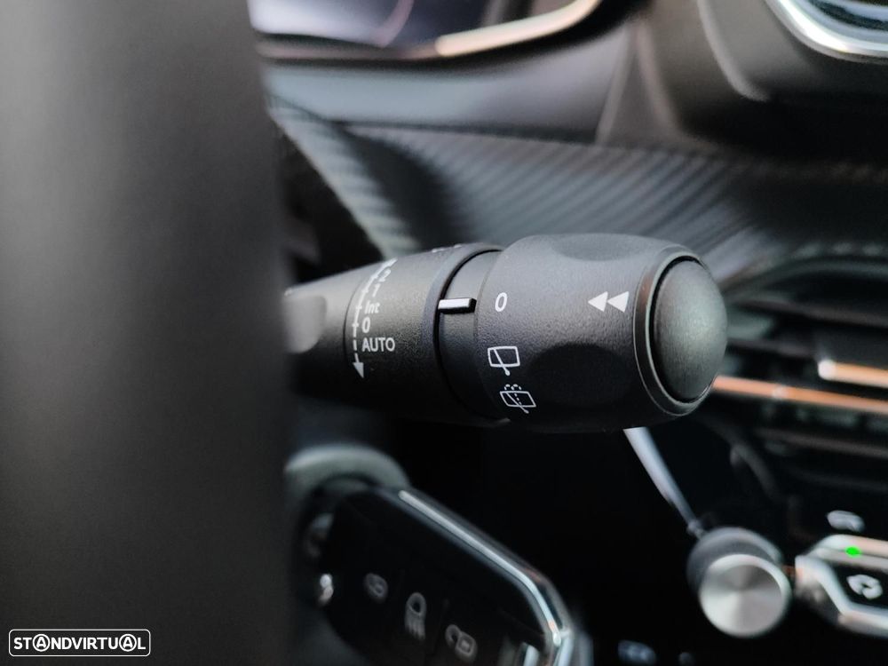 Peugeot 208 1.2 Hybrid Allure e-DCS6 - 16