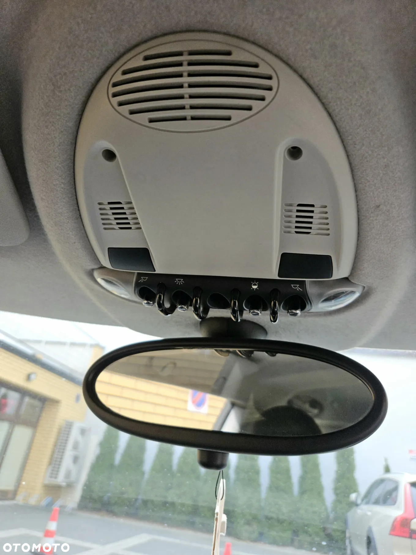 MINI ONE Standard - 13