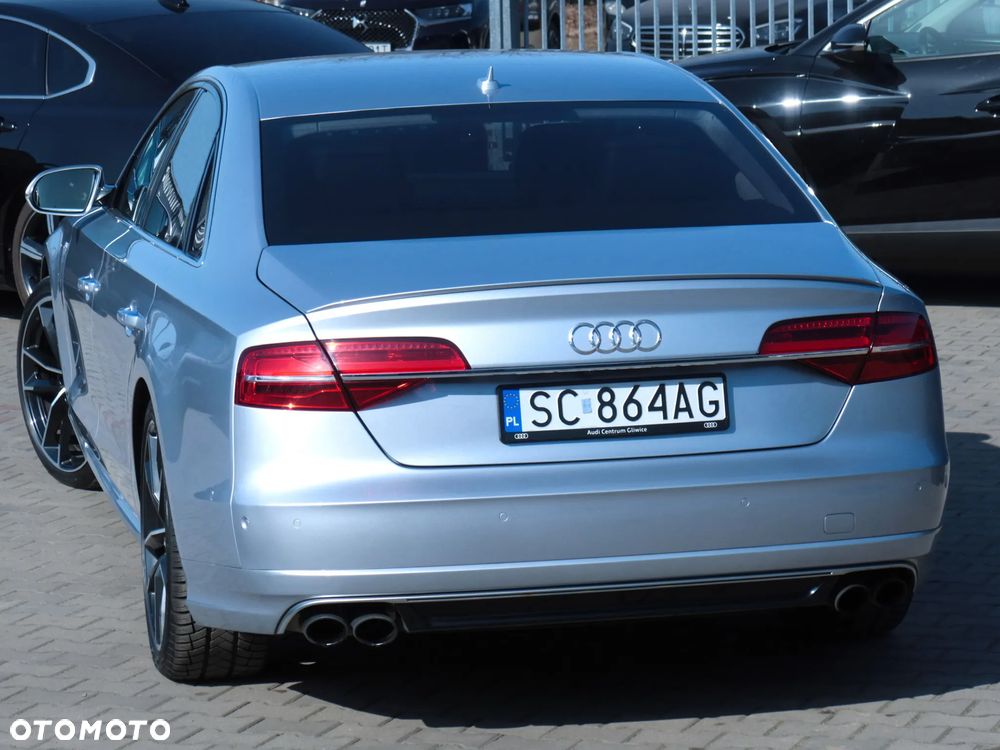 Audi S8 Plus - 34