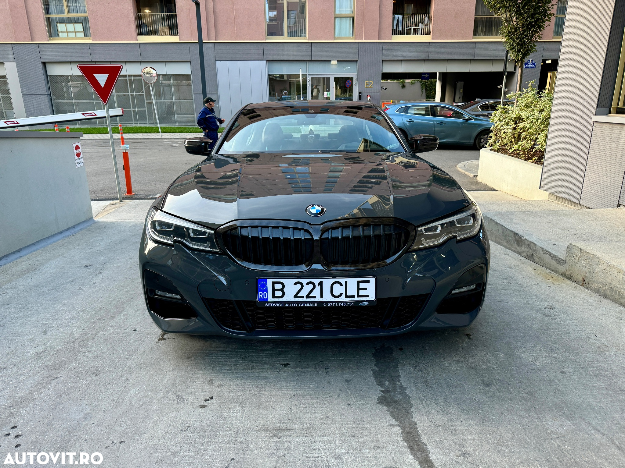 BMW Seria 3 330i AT M Sport - 12