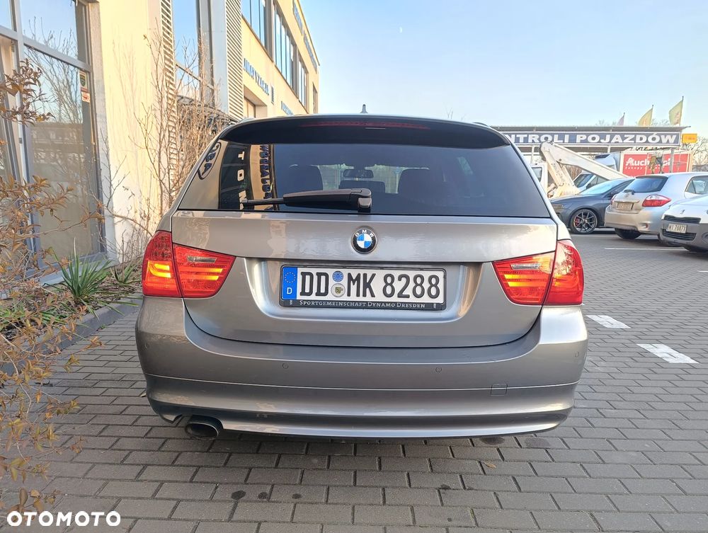 BMW Seria 3 320d DPF Edition Exclusive - 4