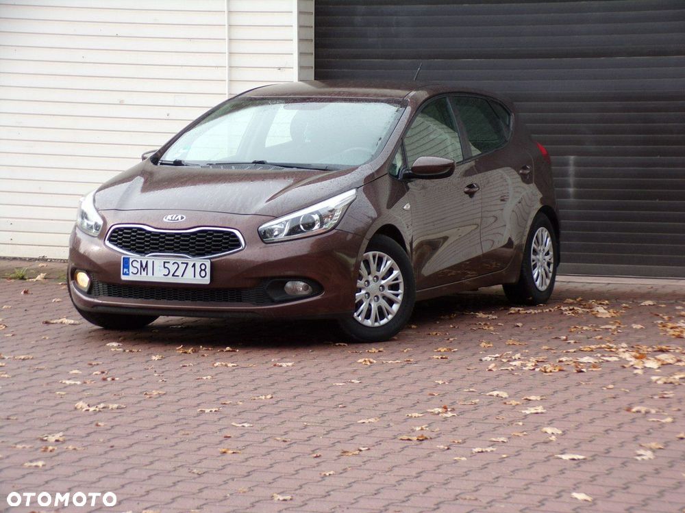 Kia Ceed - 8
