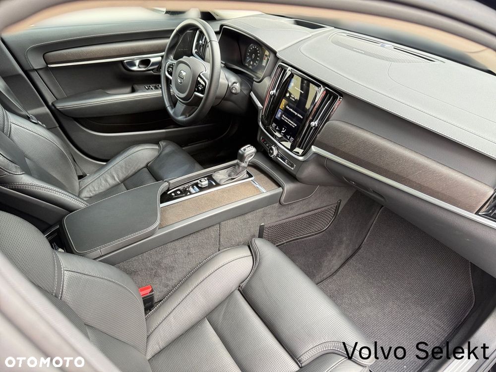 Volvo V90 Cross Country - 28