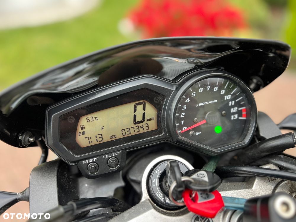 Yamaha FZ - 38