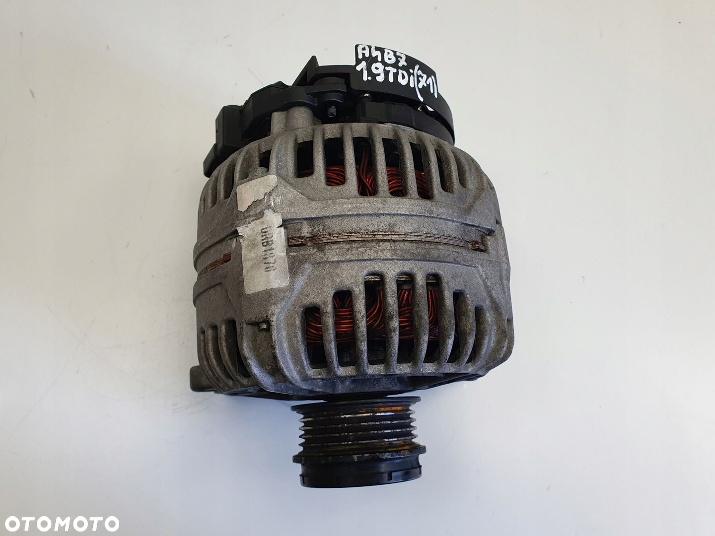 Audi A4 B7 1.9 TDI ALTERNATOR BOSCH - 2