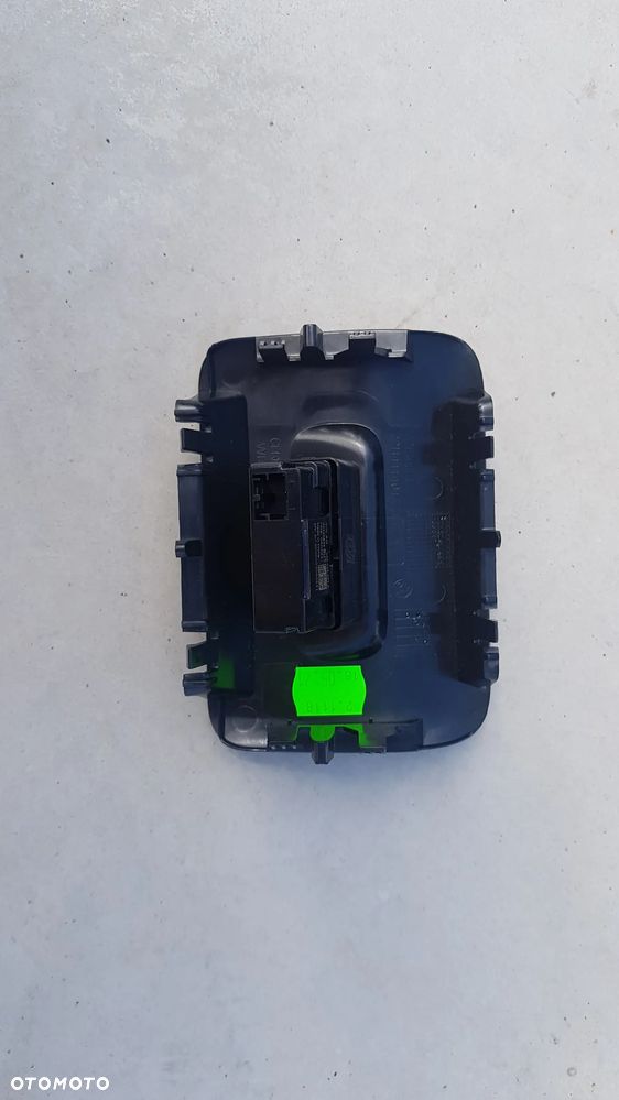 SKODA OCTAVIA IV PORT GNIAZDO USB C 3G5035954A - 2