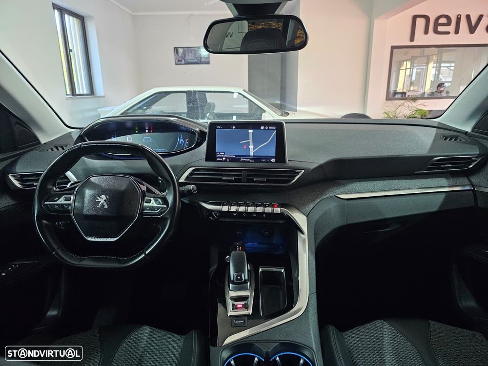 Peugeot 5008 1.5 BlueHDi Allure Pack EAT8 - 17