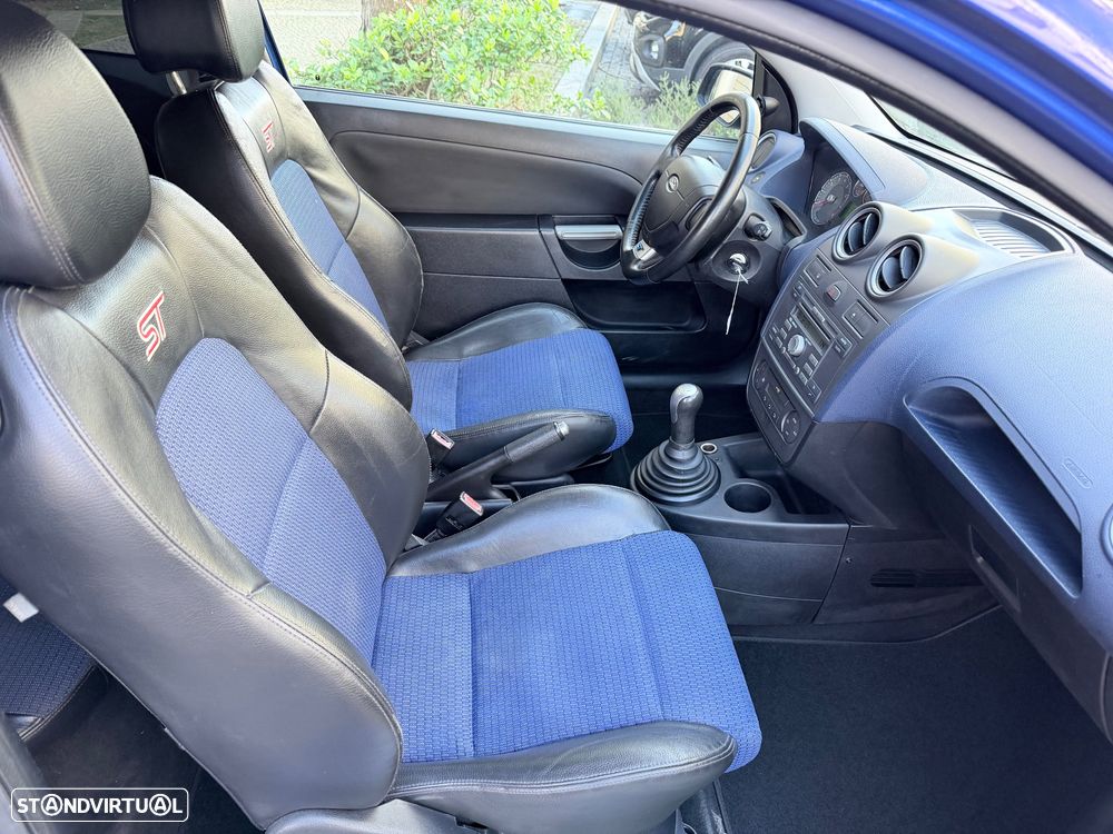 Ford Fiesta 2.0 ST - 29